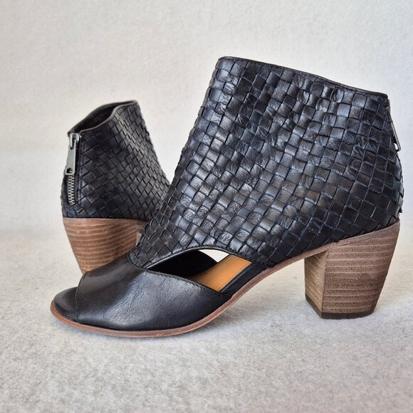 NWoB Patricia Nash Rosetta Black Italian Woven Leather Peep Toe Bootie - Picture 1 of 12